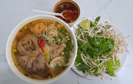 Bún bò Huế