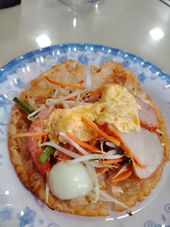 Bánh khoái Huế