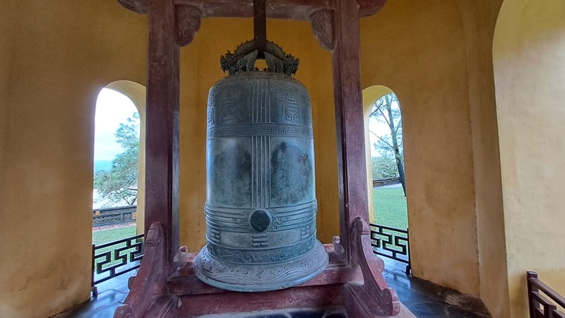 great bell in thien mu