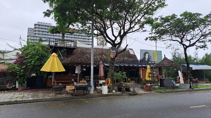 restaurant in non nuoc beach