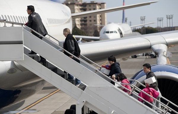 airplane boarding