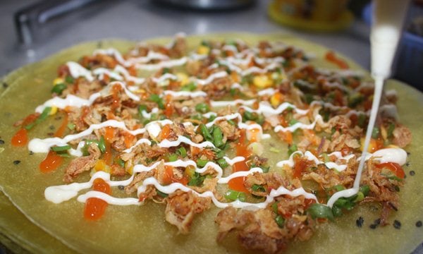 Vietnamese pizza