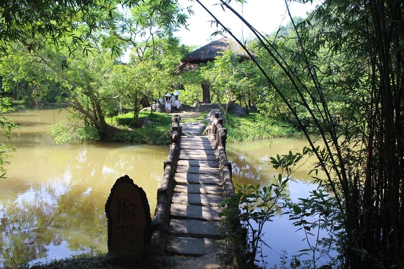 huyen khong pagoda in hue