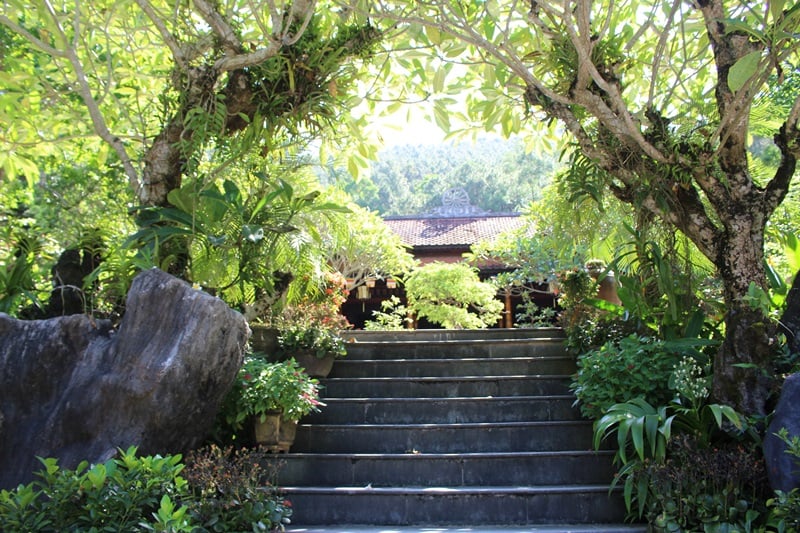 stairs to main temple