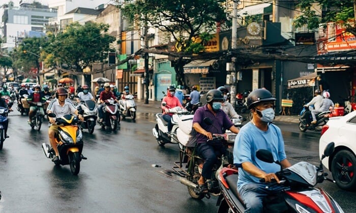 many motorbikes in saigon