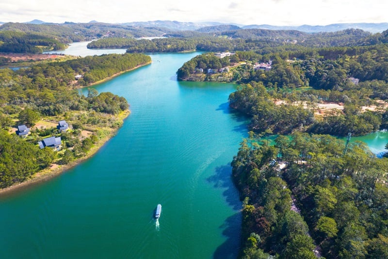 tuyen lam lake dalat