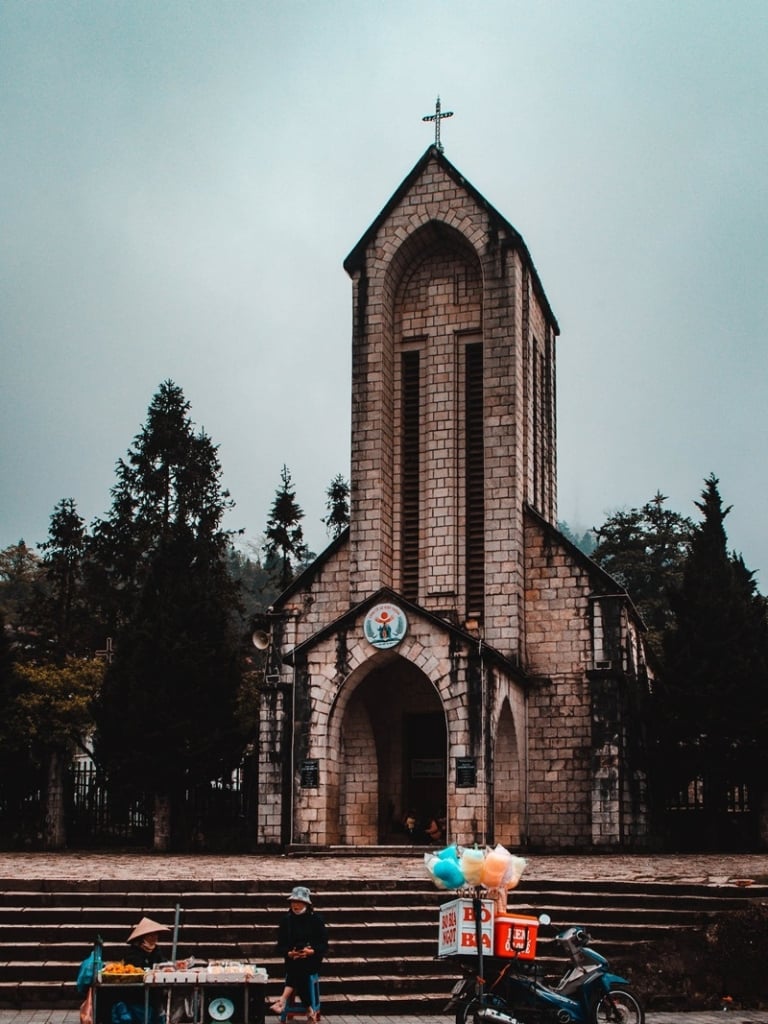 sapa stone church lao cai