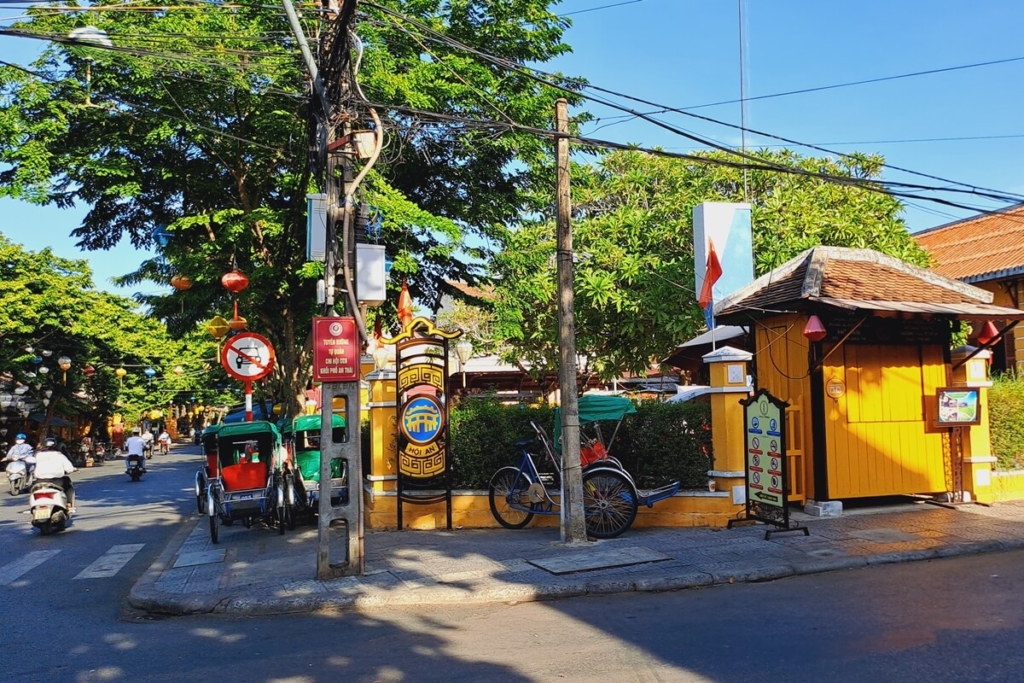 Enjoying the early morning in Hoi An City is a nice activity to do