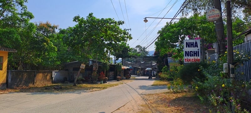 road to tan canh duong beach